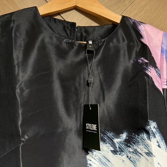 Mini Dress, black with abstract print. SZ L new with tags! - Picture 3 of 7